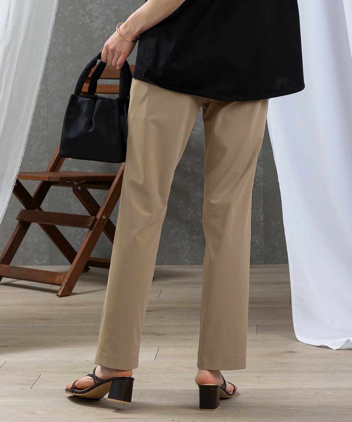 モデル着用画像（ベージュ）