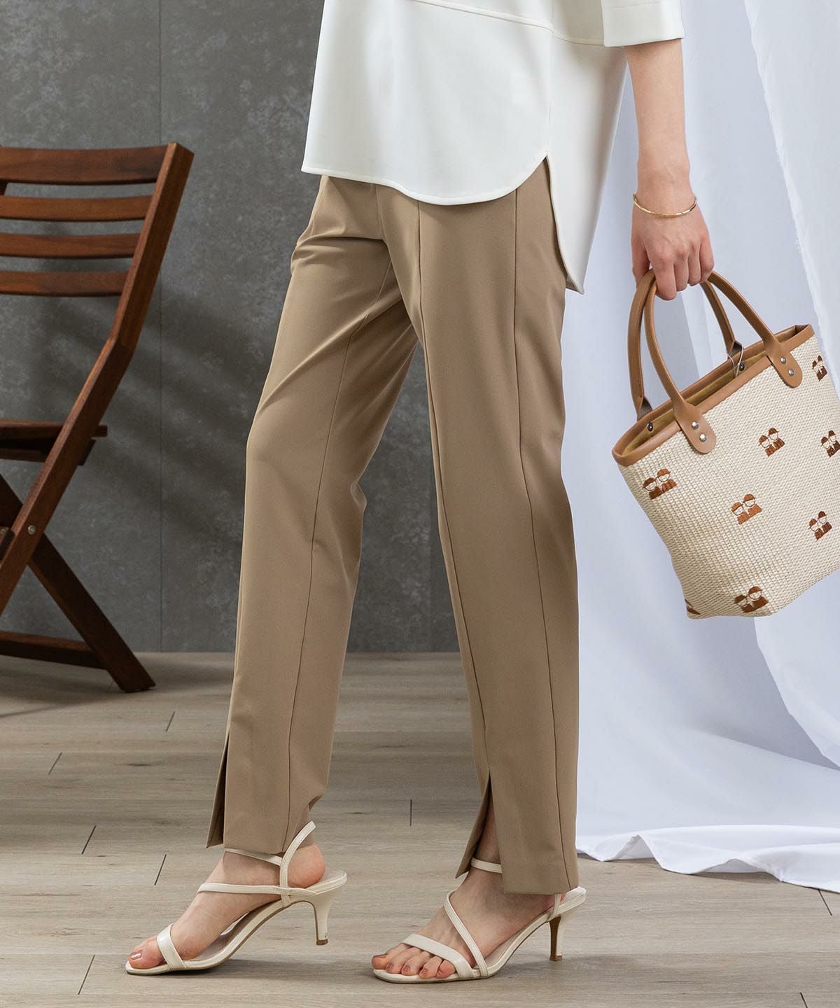 モデル着用画像（ベージュ）