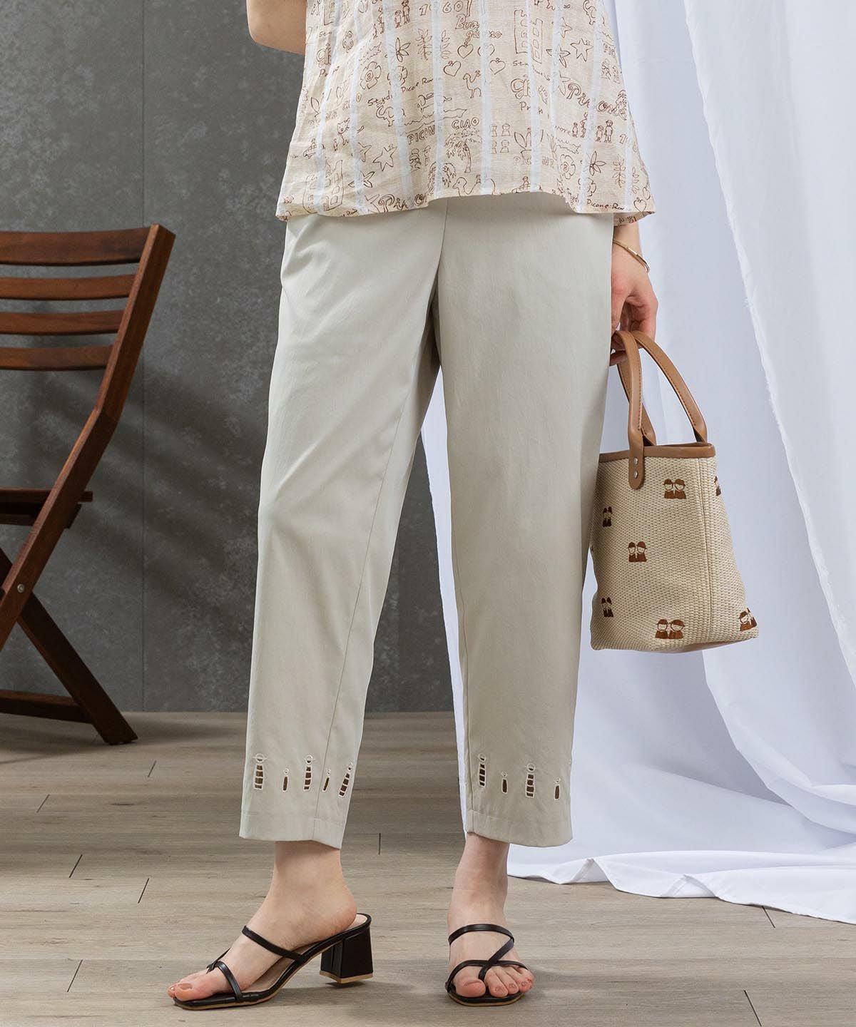 モデル着用画像（ベージュ）