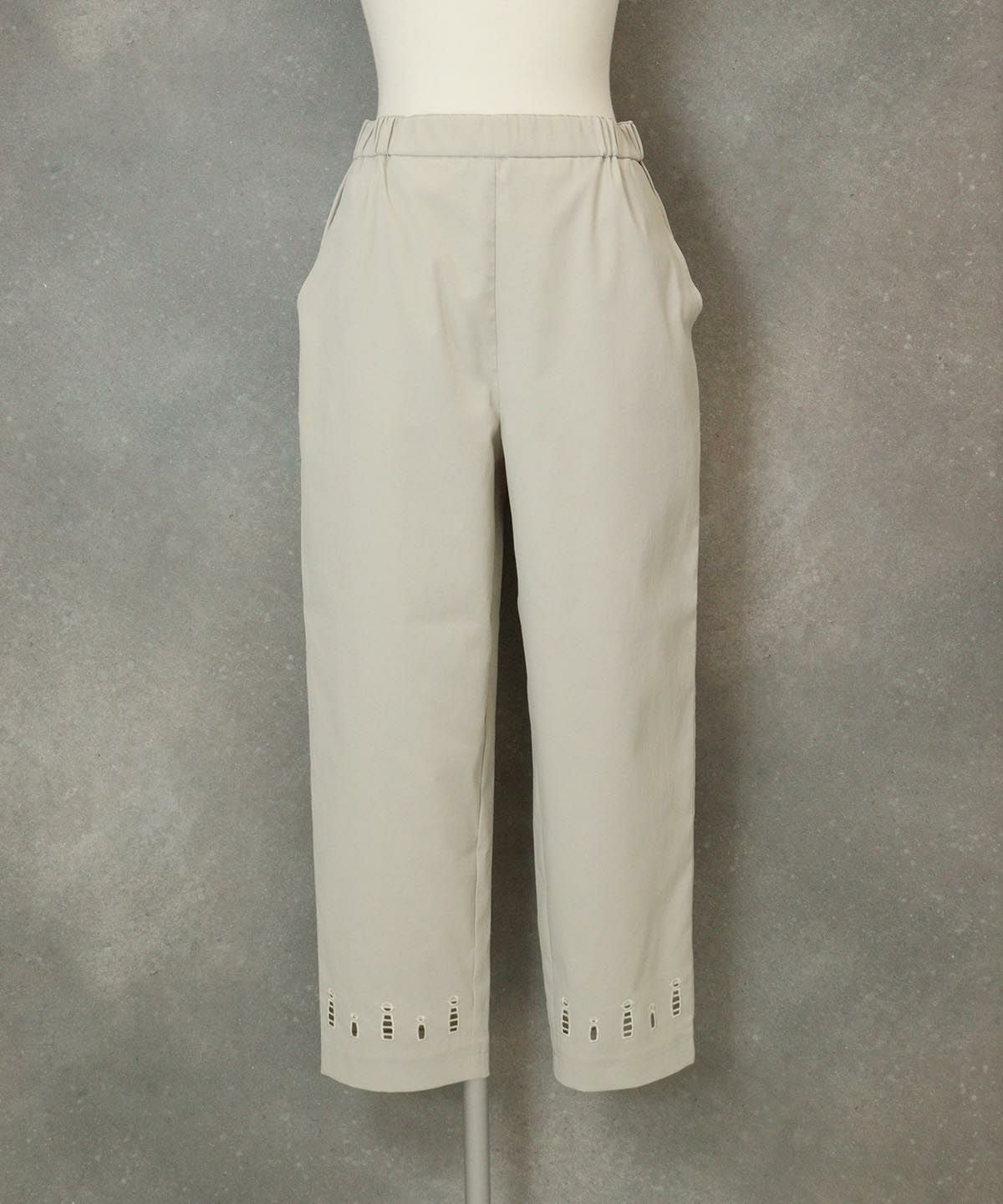 エンブロイダリーイージーパンツ（ベージュ）