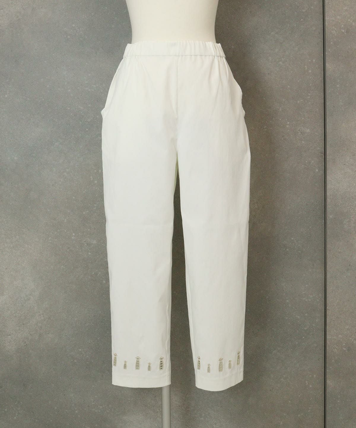 エンブロイダリーイージーパンツ（ホワイト）