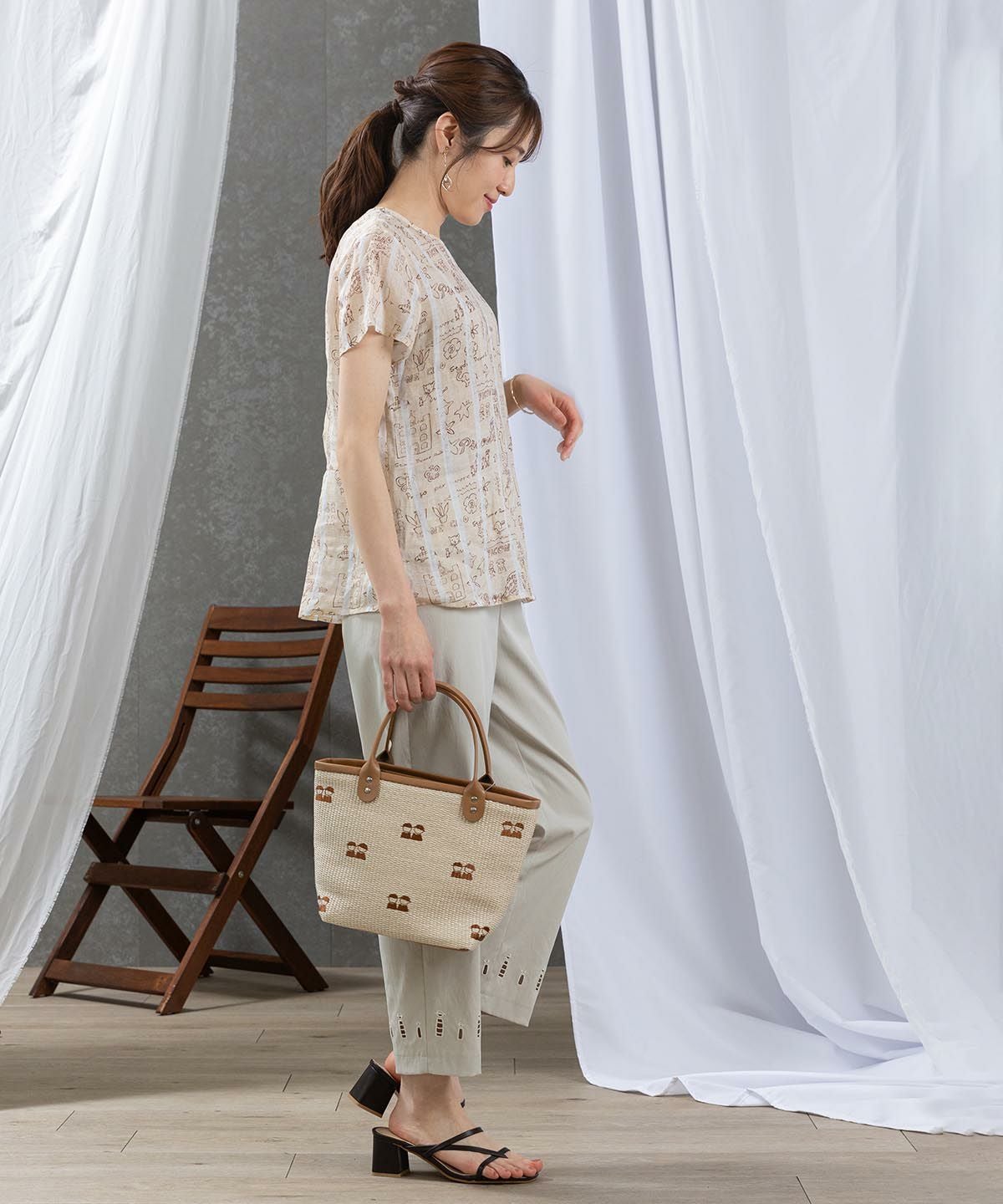 モデル着用画像（ベージュ）