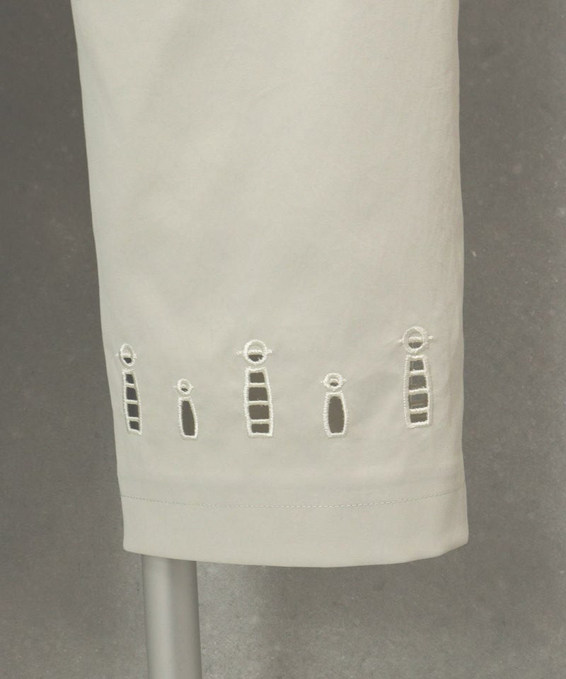 裾デザイン部分（ベージュ）