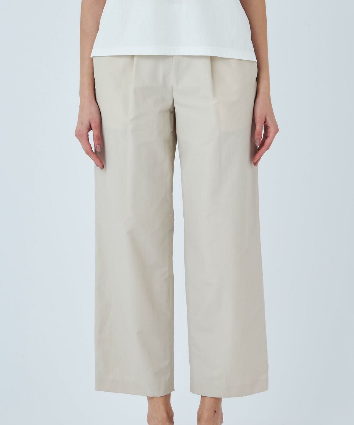 モデル着用画像（ベージュ）