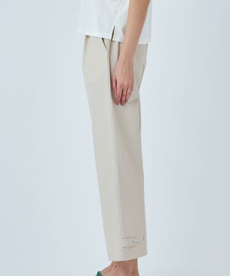 モデル着用画像（ベージュ）