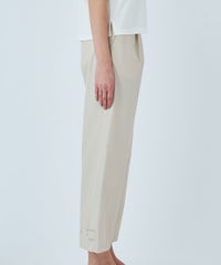 モデル着用画像（ベージュ）