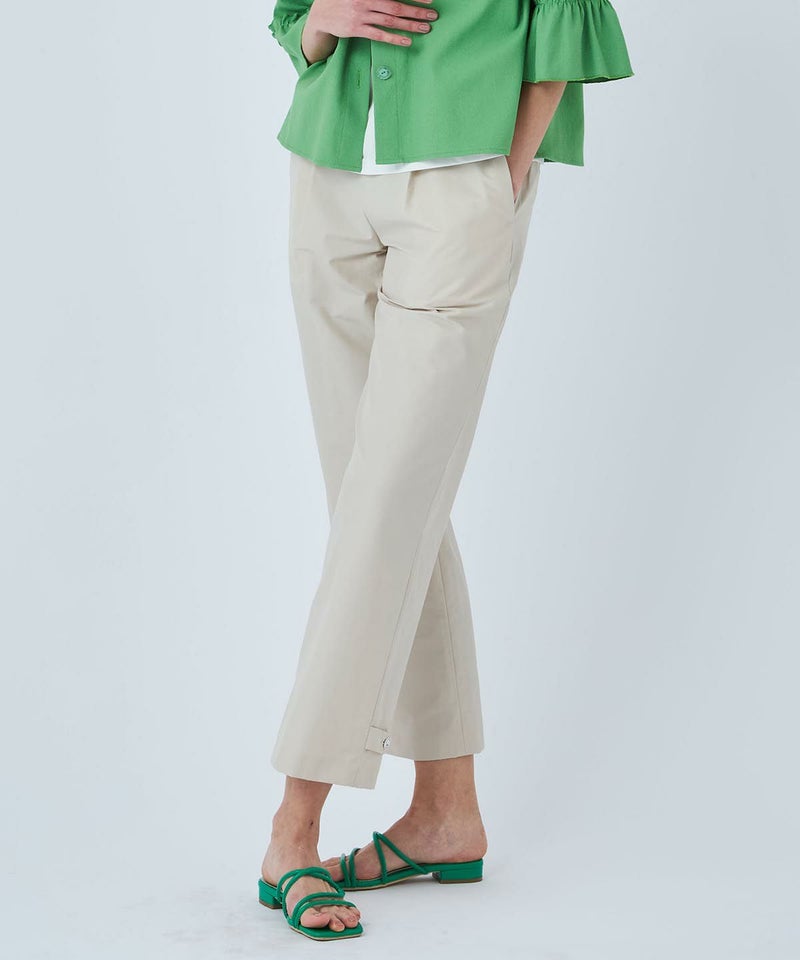 モデル着用画像（ベージュ）