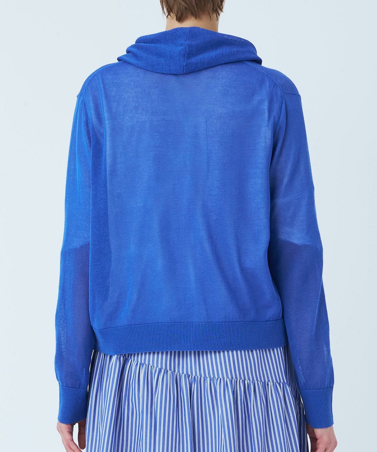 モデル着用画像（ブルー）