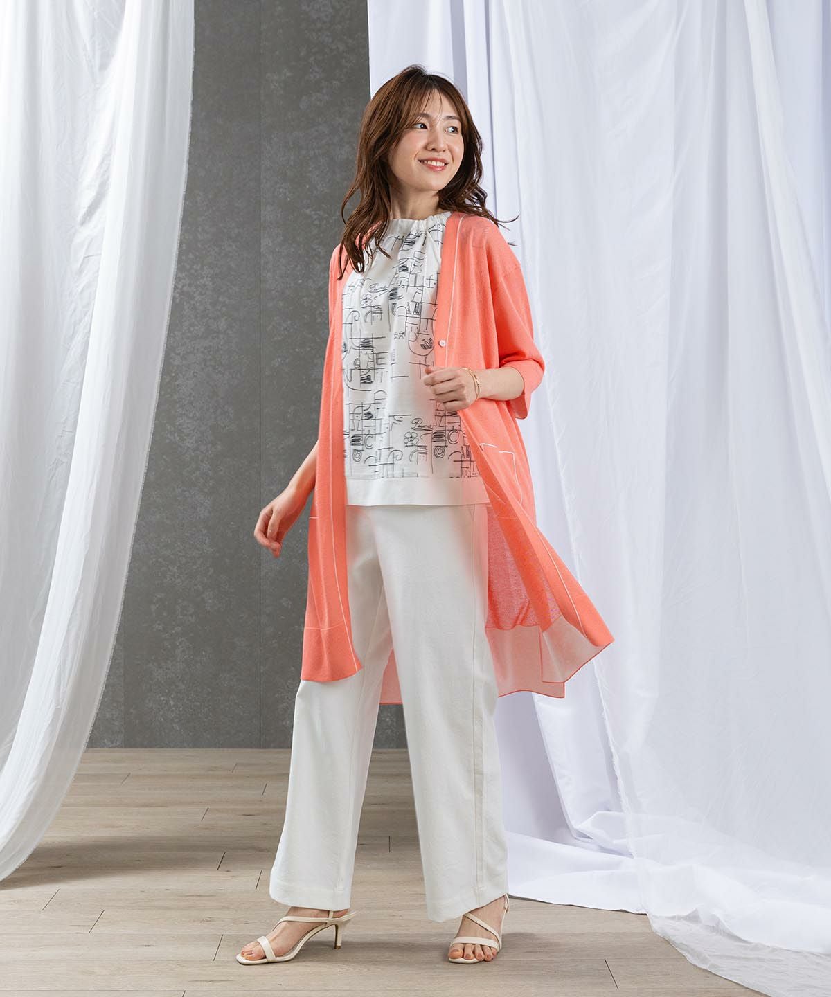 モデル着用画像（ライトオレンジ）