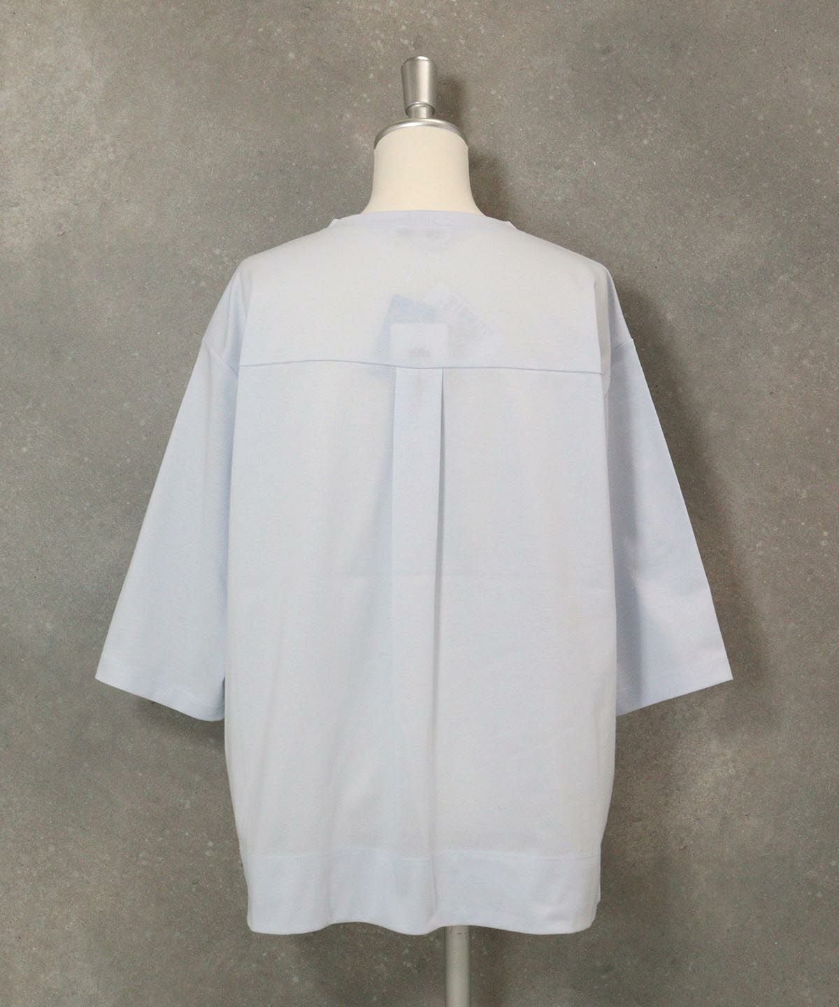 ハーフスリーブ刺繍プルオーバー 後（ライトブルー）