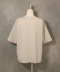 イラスト刺繍Tシャツ後(ベージュ)