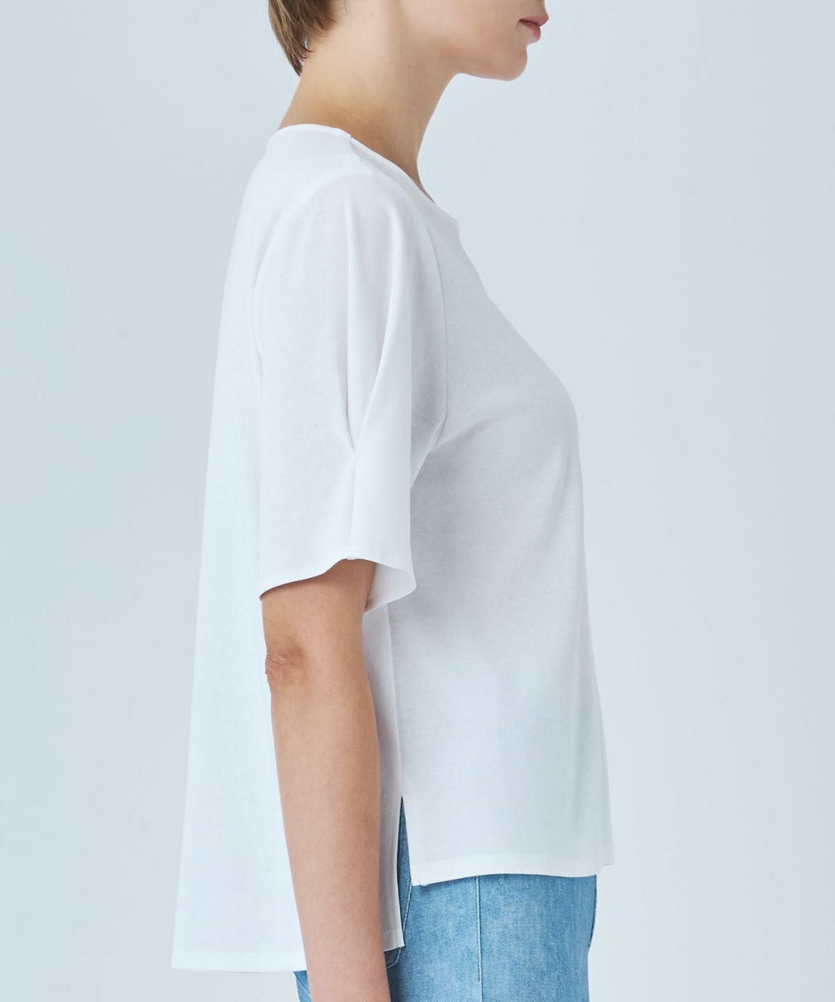 モデル着用画像（ホワイト）