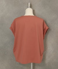 UV冷感フレンチスリーブプルオーバー(テラコッタ)後ろ