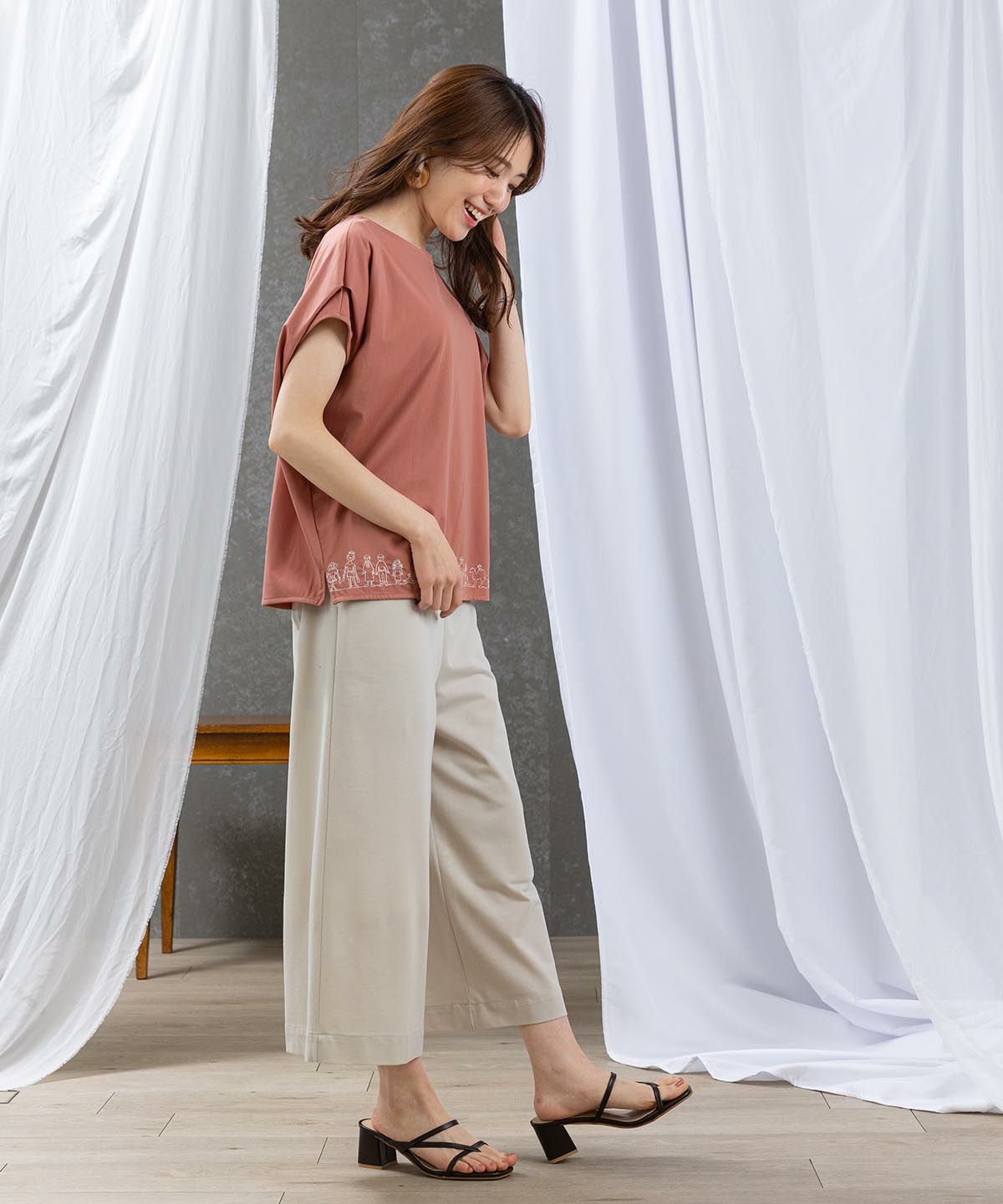 モデル着用画像(テラコッタ)