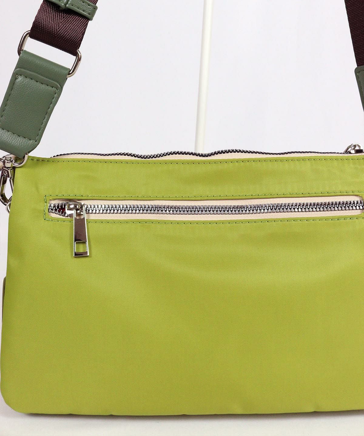 後ファスナー部分（ライトグリーン）