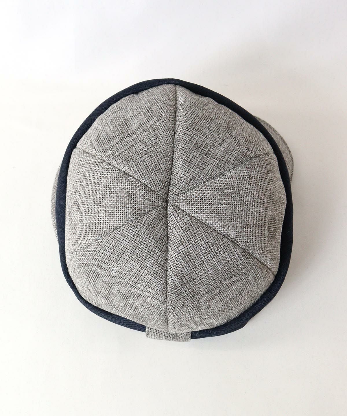 上部分（ライトグレー）