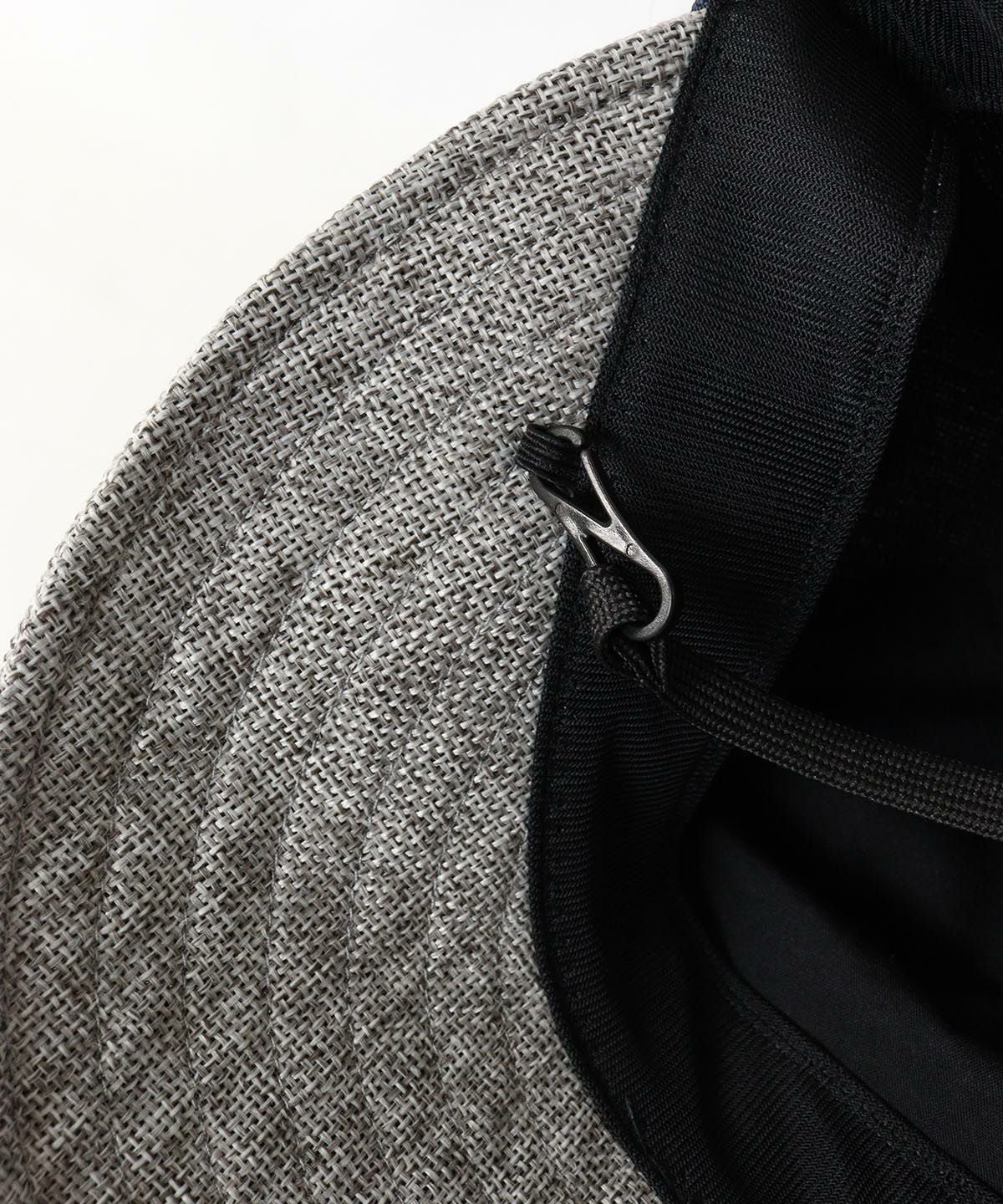 ストラップ取り付け部分（ライトグレー）