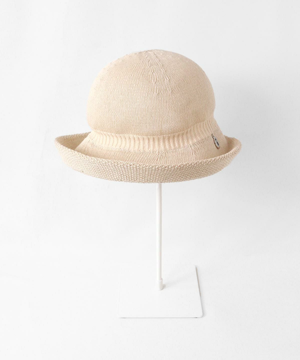 コットン混ボーラーハット正面（ベージュ）