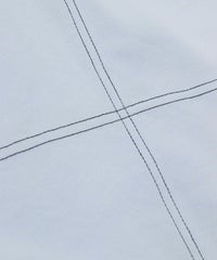 胸元デザイン部分（ライトブルー）