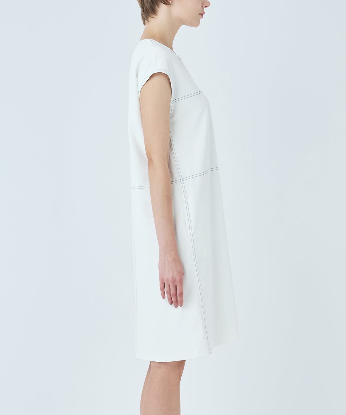 モデル着用画像（ホワイト）