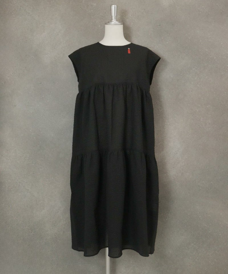 コットン100％ティアードワンピース（ブラック）