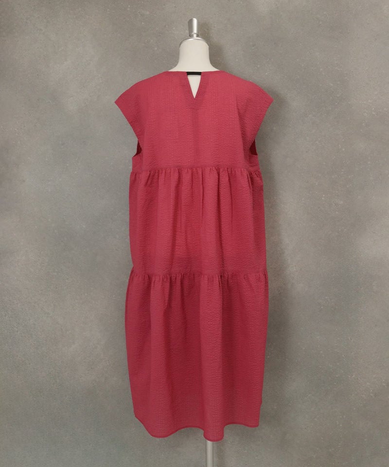 コットン100％ティアードワンピース後（ピンク）