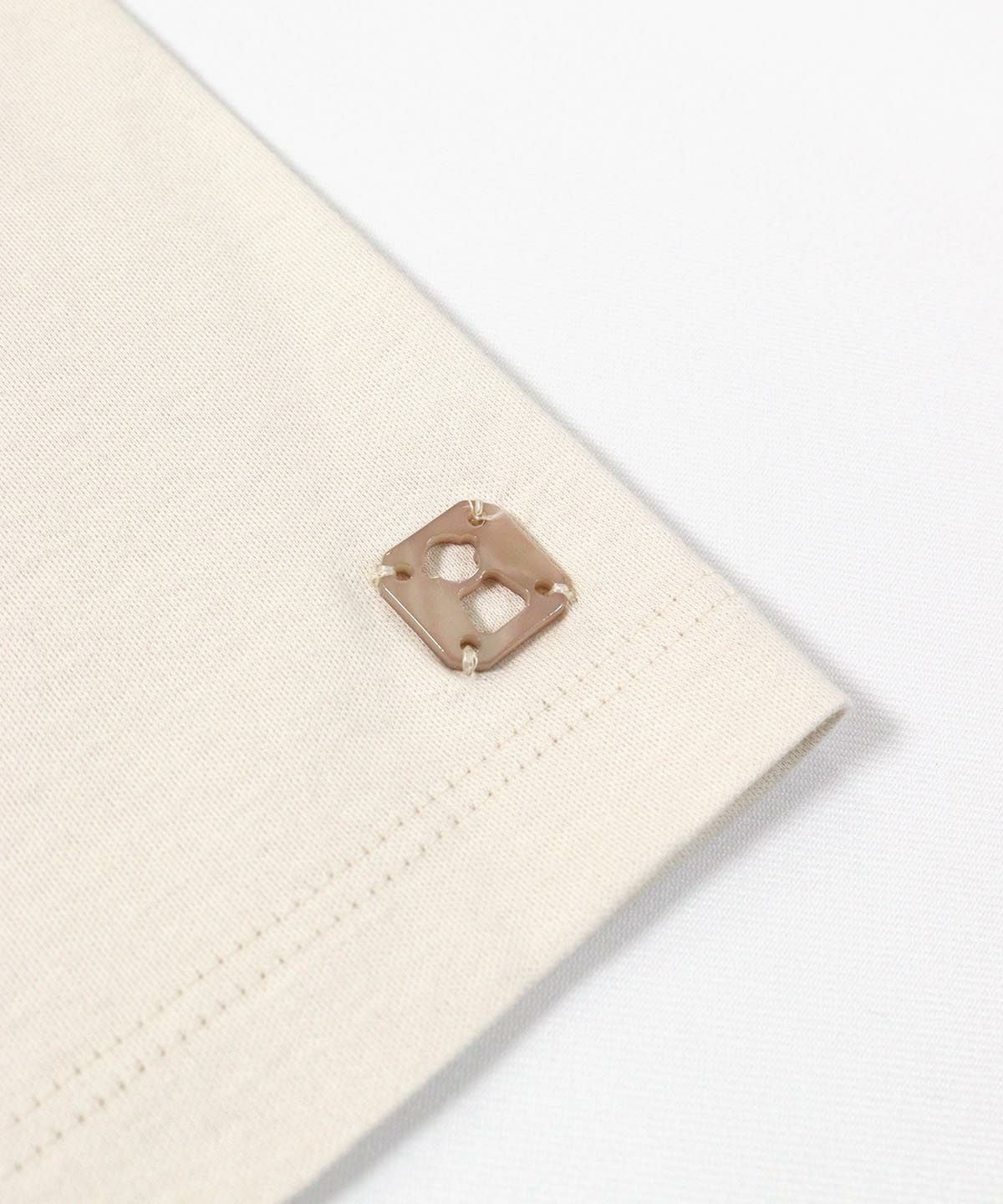 袖口部分（ベージュ）