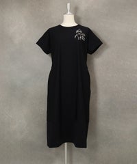 バックベルト刺繍ワンピース(ブラック)