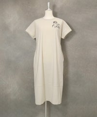 バックベルト刺繍ワンピース(ベージュ)