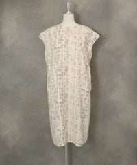 ストライプ総柄ワンピース(ベージュ)