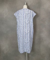 ストライプ総柄ワンピース後(ブルー)