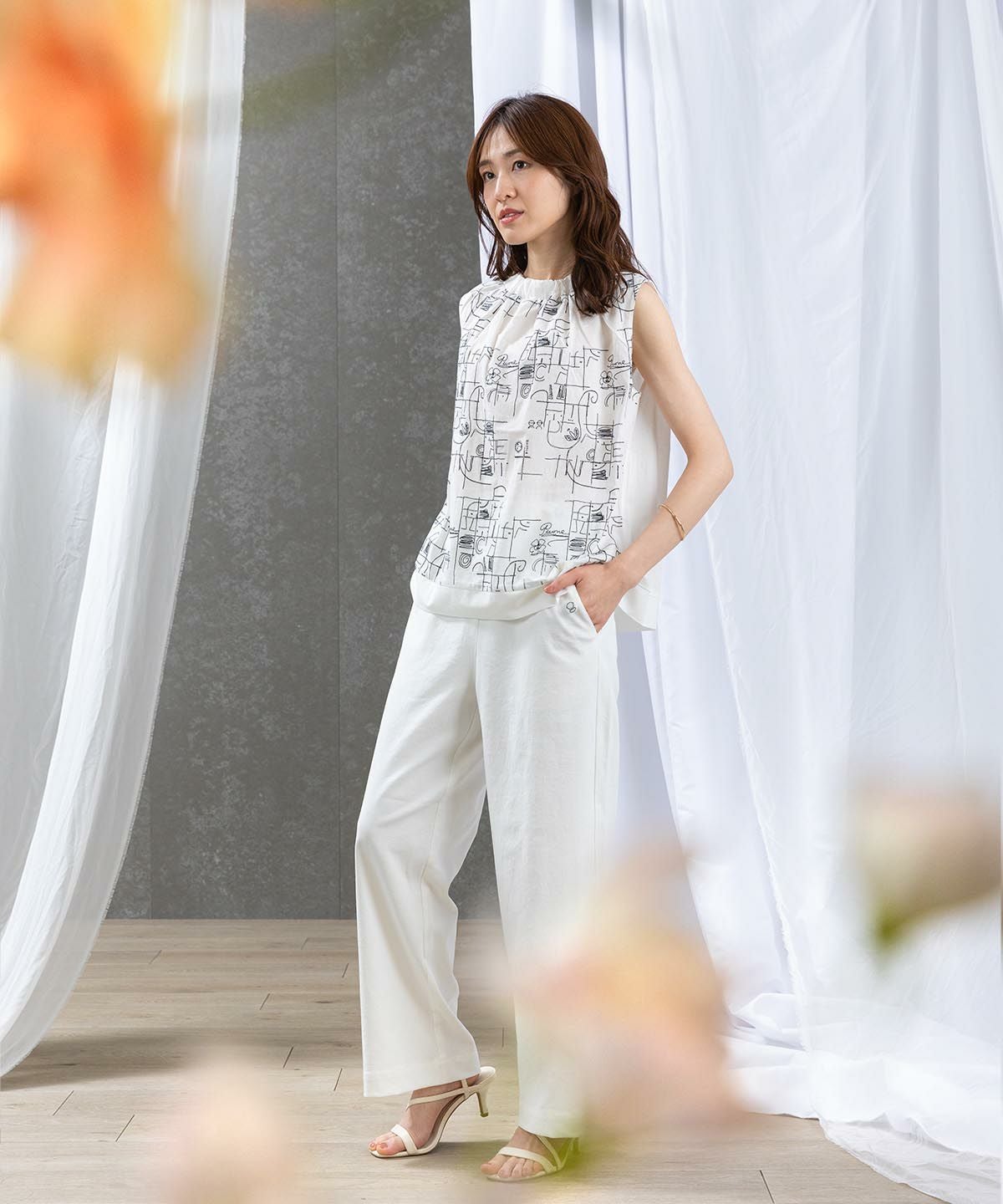 モデル着用画像（ホワイト）