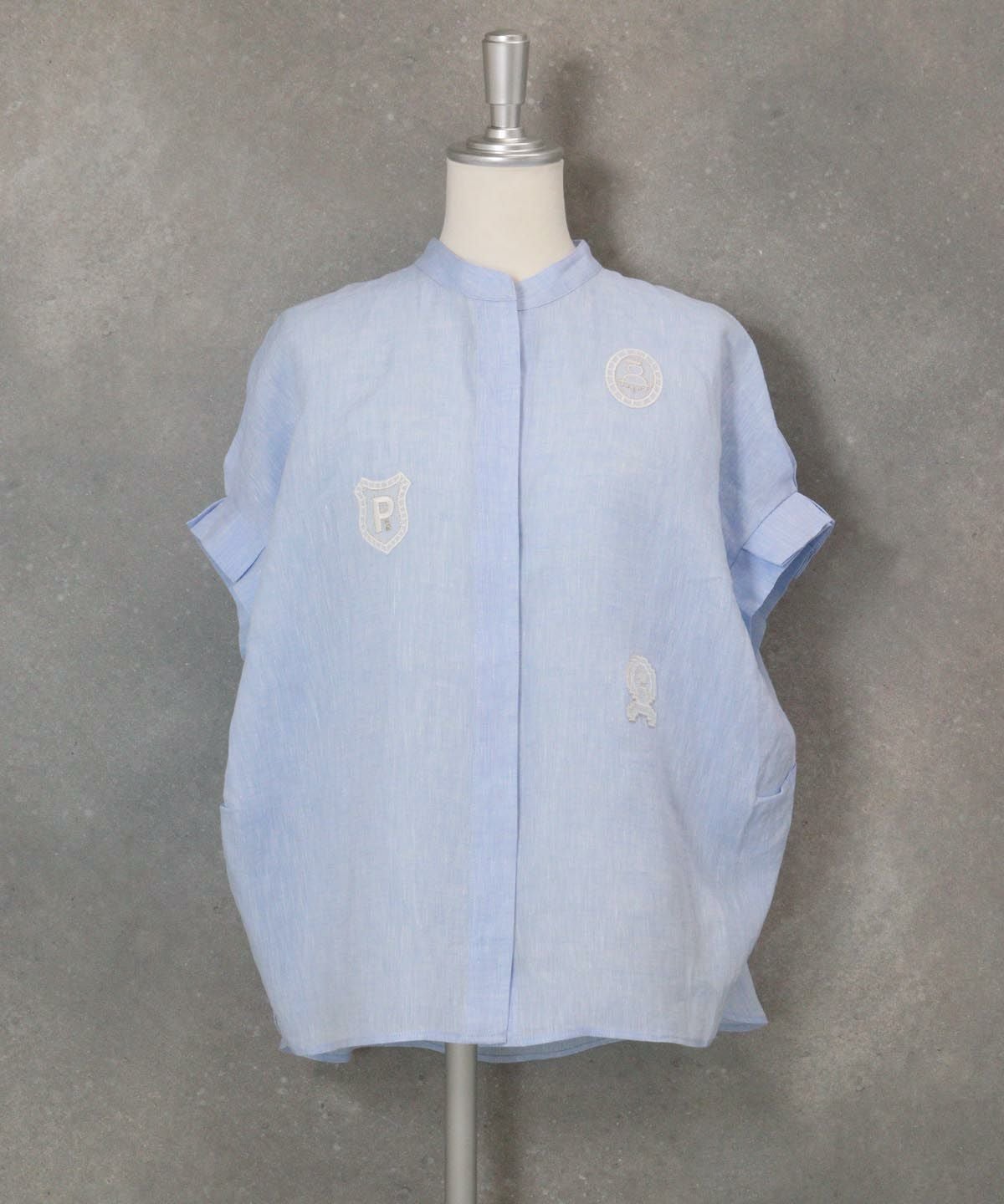 リネン刺繍ブラウス（ライトブルー）