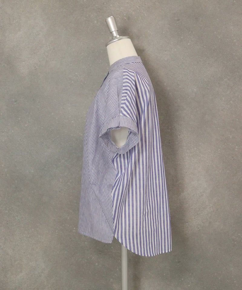 コットン×麻ストライプブラウス横（ネイビー）