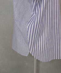 裾スリット部分（ネイビー）