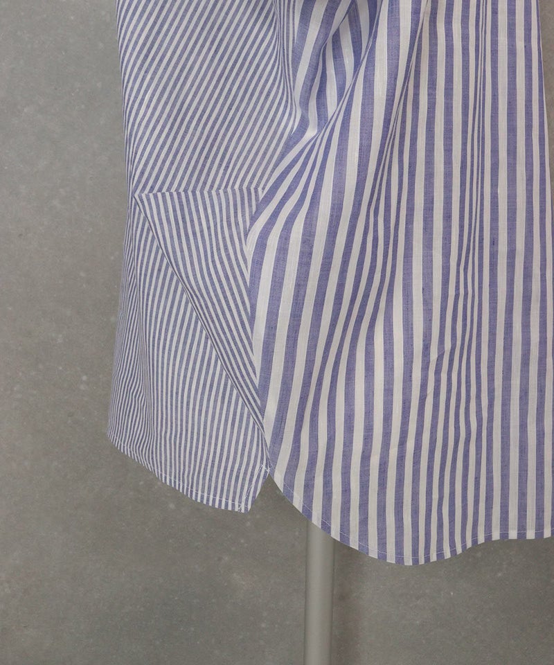 裾スリット部分（ネイビー）