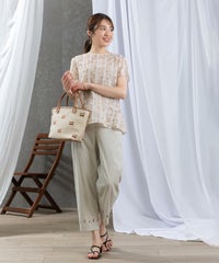 モデル着用画像（ベージュ）