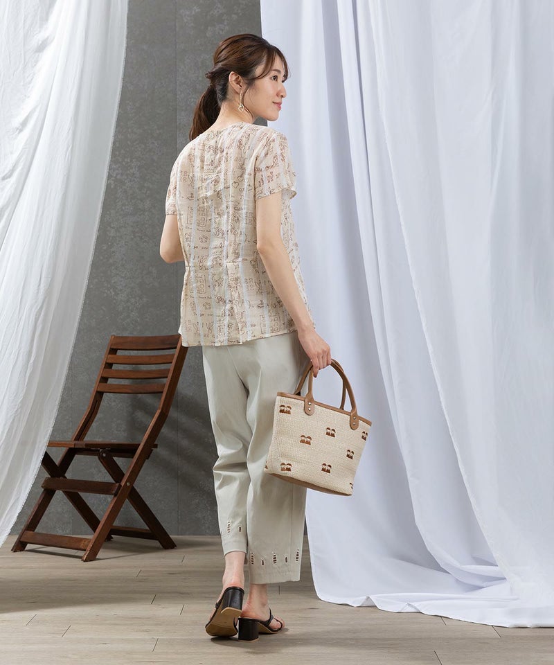 モデル着用画像（ベージュ）