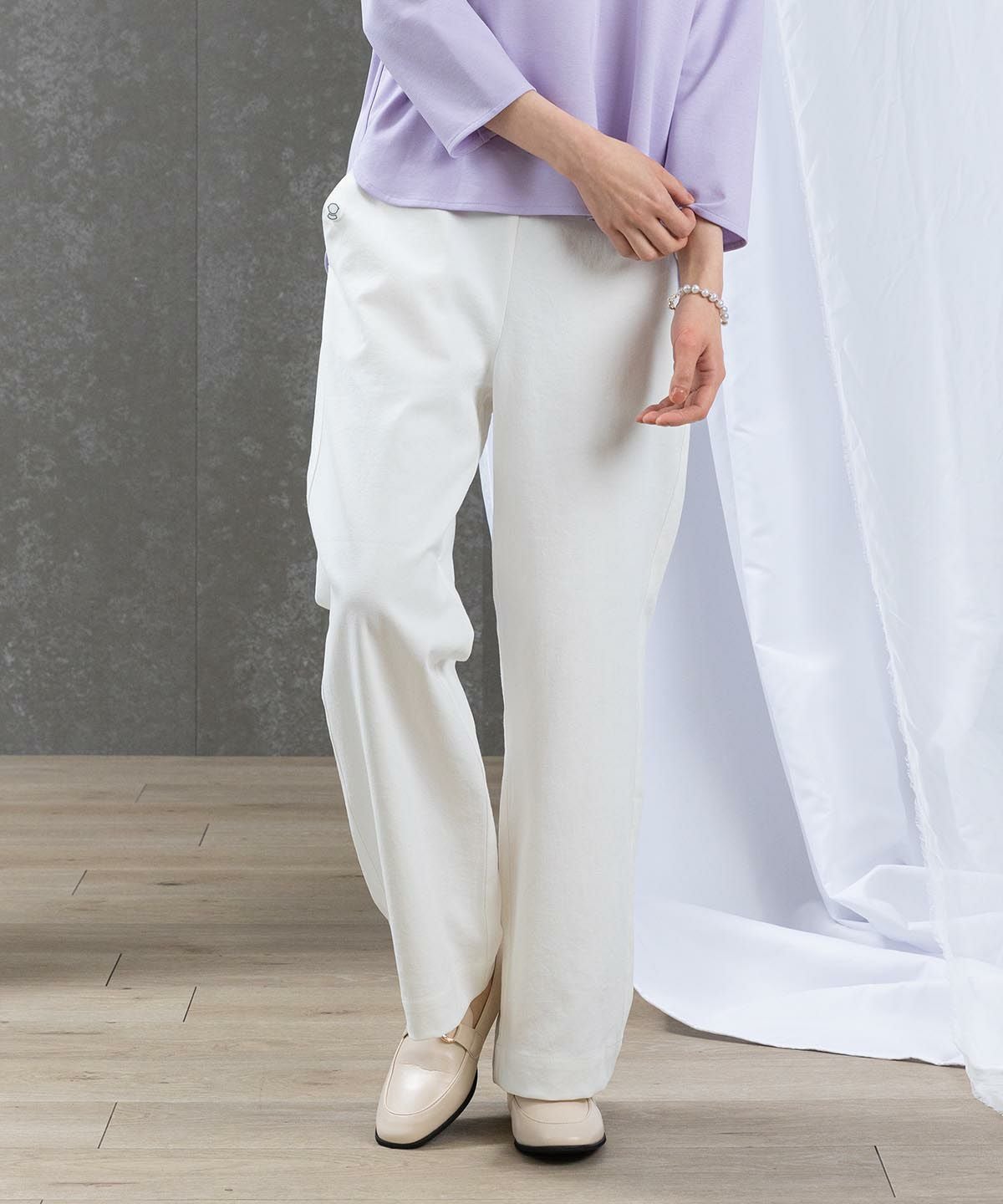 モデル着用画像（ホワイト）