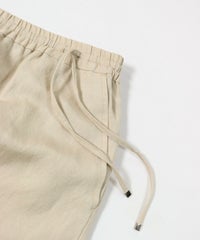 ウエスト部分アップ(ベージュ)