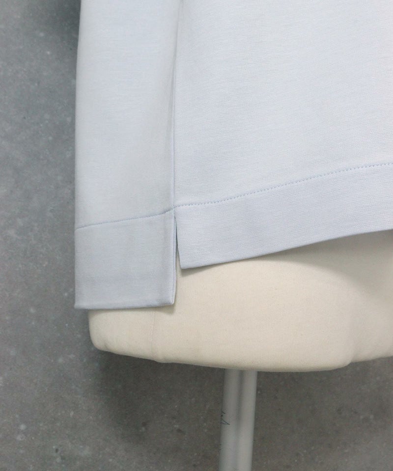 裾スリット部分（ライトブルー）