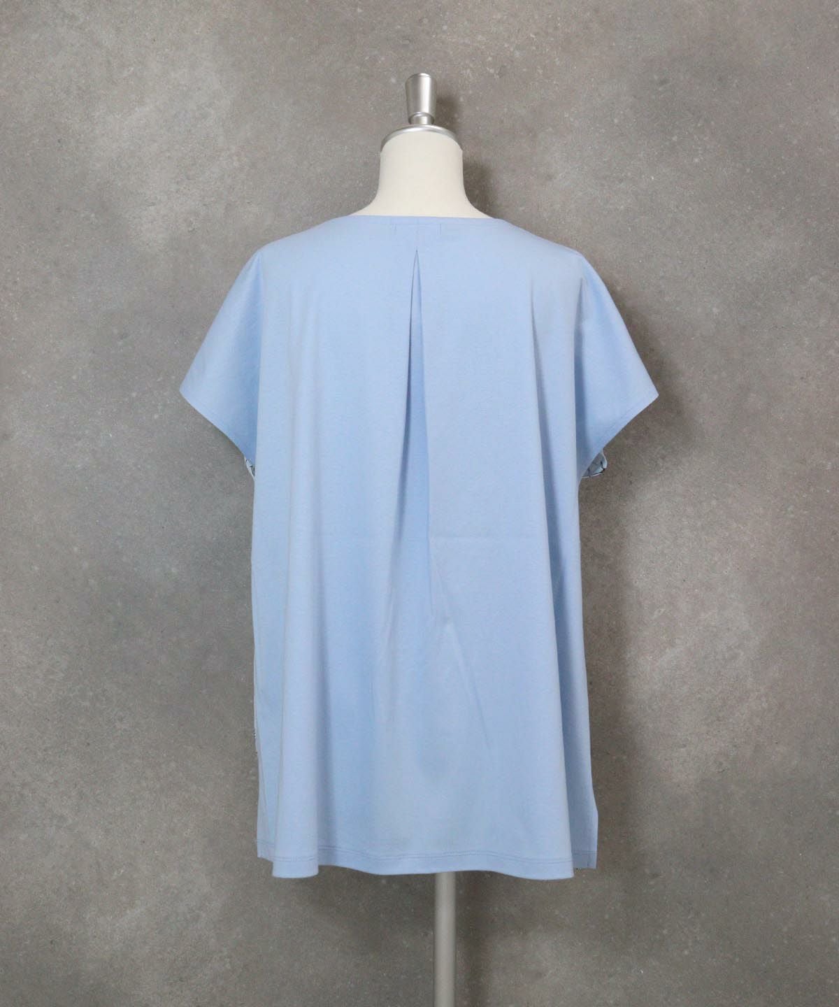 前後切替線画冷感プルオーバー後(ブルー）