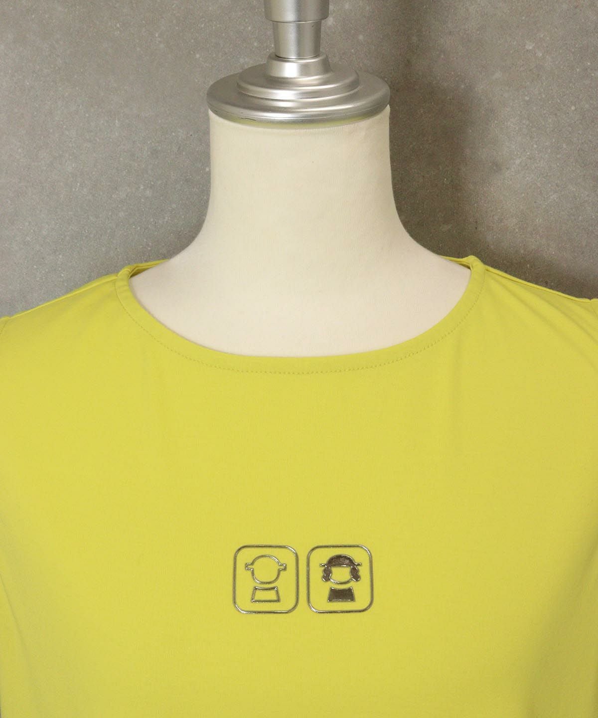 首元アップ（イエロー）