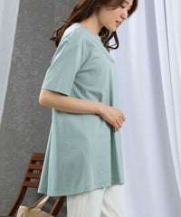 モデル着用画像（ライトグリーン）