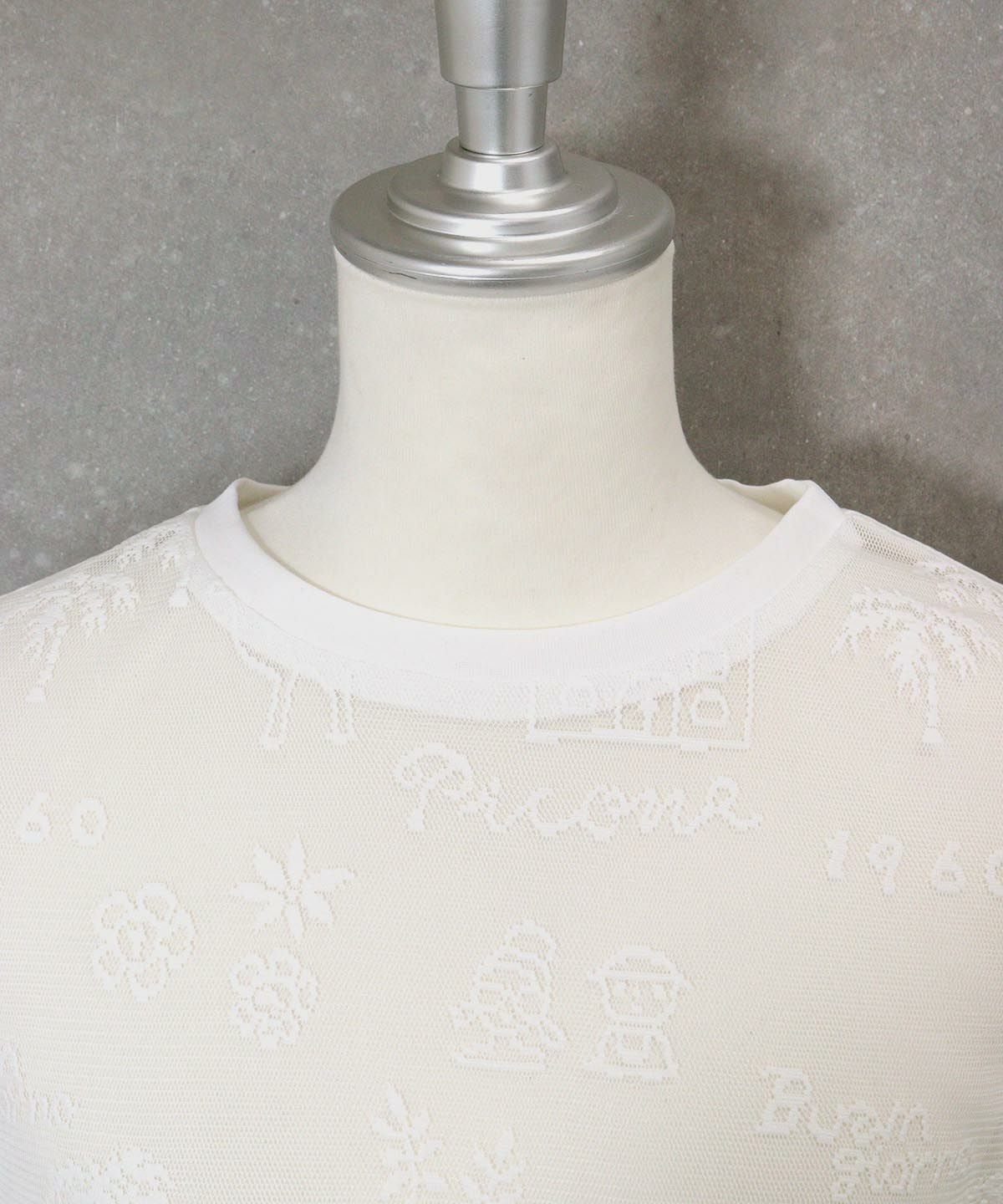 首元（ホワイト）