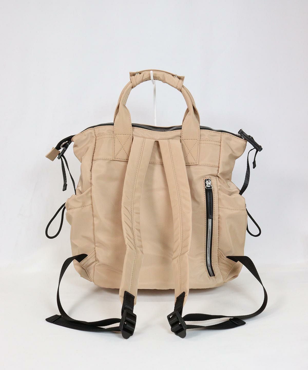 後ろ(キャメル)