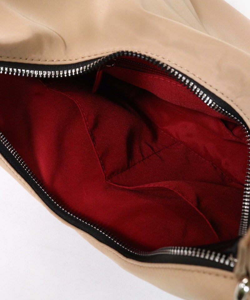 内側(キャメル)