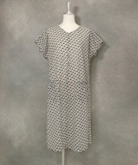 ピコチェリー柄ワンピース(ホワイト×ブラック)