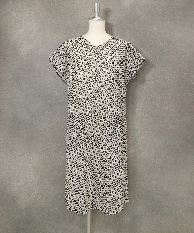 ピコチェリー柄ワンピース(ホワイト×ブラック)