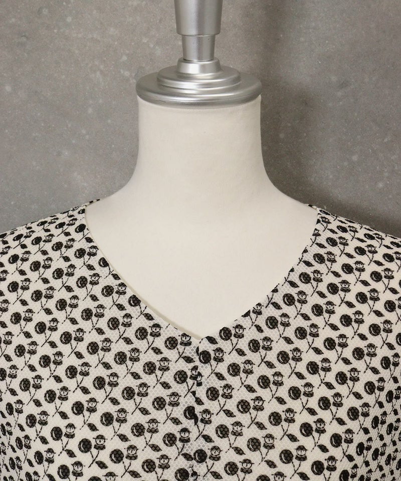 首元(ホワイト×ブラック)